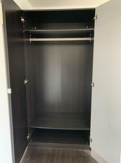 物件内観写真11　(クローゼット完備。)