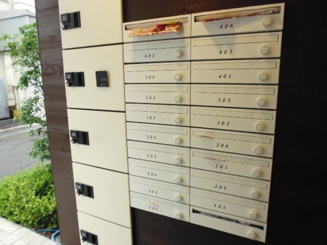 物件内観写真14　(宅配ボックス完備。)