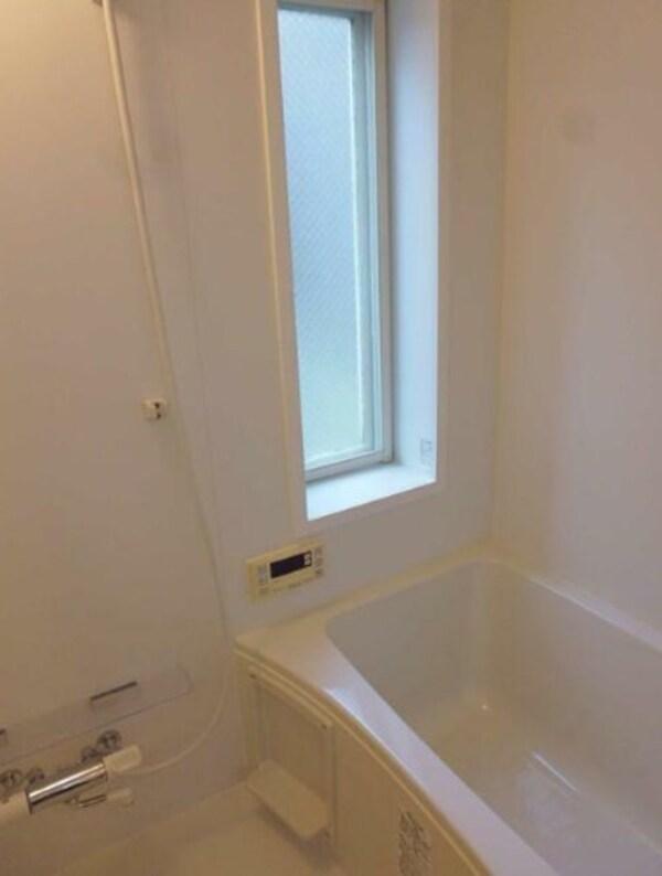 浴室(追い焚き機能付きバス。)