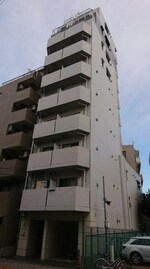 鉄筋コンクリート造のがっちりとした建物。