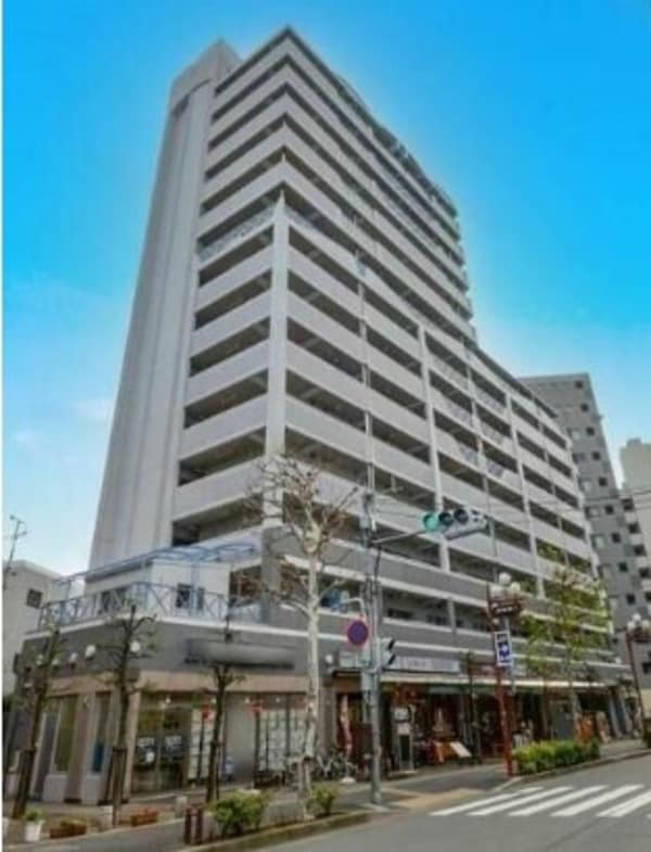 外観(鉄筋コンクリート造のがっちりとした建物。)