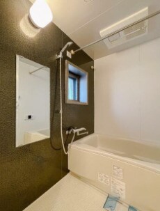 物件内観写真6　(浴室乾燥機付き。)