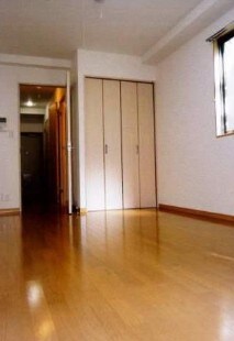 物件内観写真8　(きれいなフローリング。)