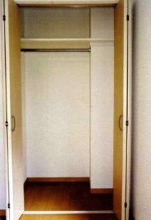 物件内観写真10　(クローゼット完備。)