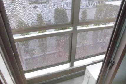 物件内観写真12　(南向きバルコニー。)