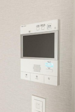 物件内観写真7　(モニター付きインターホンで防犯面も安心です！)