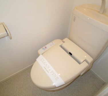 物件内観写真5　(温水洗浄便座。)