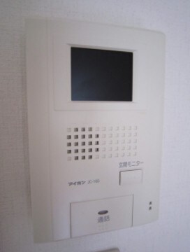 物件内観写真7　(モニター付きインターホンで防犯面も安心です！)