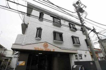 物件外観写真1　(鉄筋コンクリート造のがっちりとした建物。)