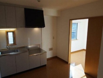 物件内観写真2　(5.7帖のきれいなDK。)