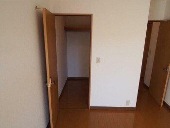 物件内観写真7　(ウォークインクローゼット完備。)