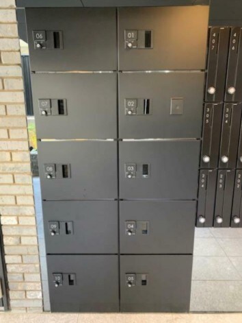 物件内観写真2　(宅配ボックス完備。)