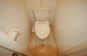 物件内観写真6　(温水洗浄便座。)