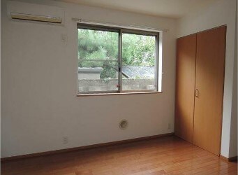 物件内観写真2　(6帖のきれいな洋室。)