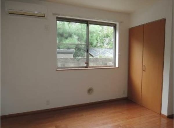 居室(6帖のきれいな洋室。)