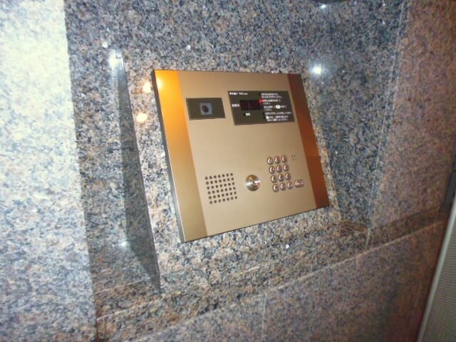 物件内観写真19　(オートロック付き。)