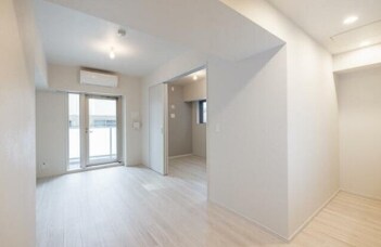 物件内観写真2　(10.2帖のきれいなLDK。)