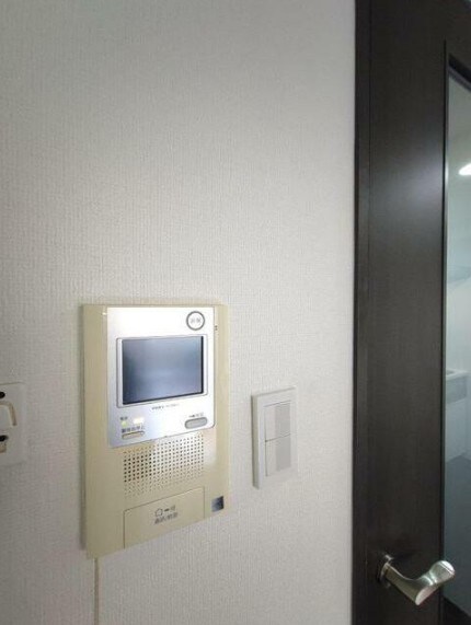 物件内観写真12　(モニター付きオートロック。)