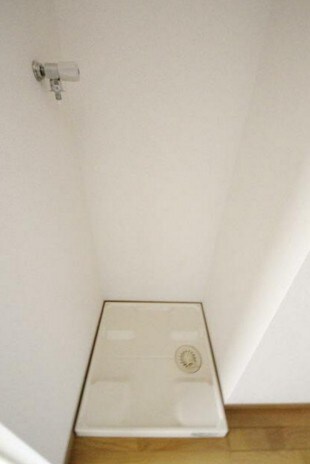 物件内観写真12　(室内洗濯機置場。)