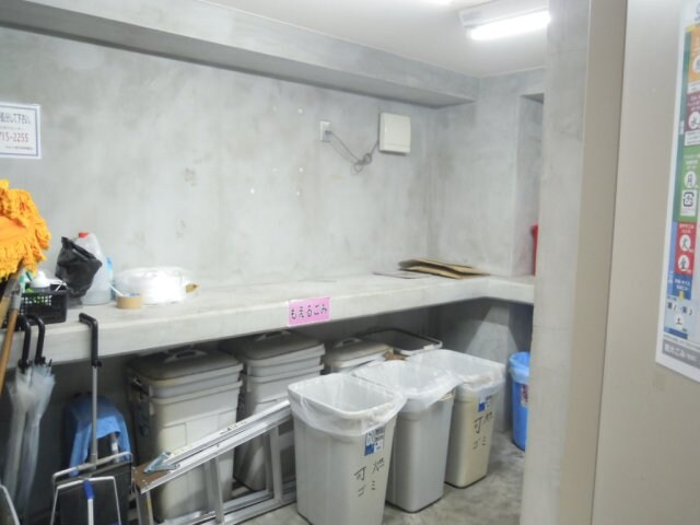 物件内観写真18　(敷地内ゴミ置き場完備！)