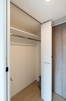 物件内観写真10　(クローゼット完備。)