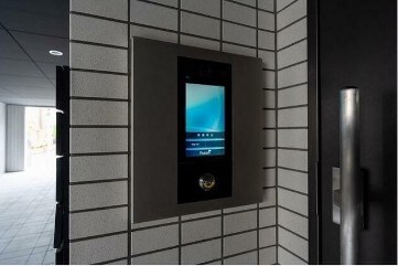 物件内観写真13　(モニター付きオートロックで防犯面も安心です！)