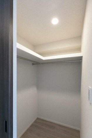 物件内観写真10　(ウォークインクローゼット完備！)