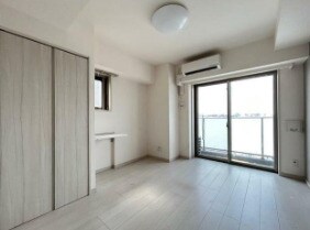 物件内観写真3　(明るい洋室！)