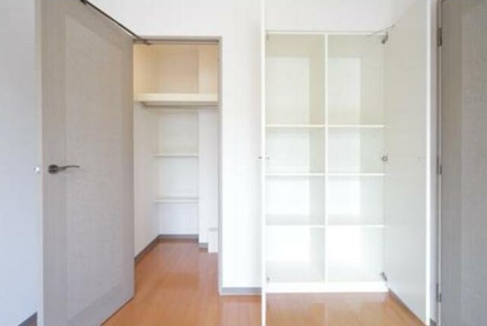 物件内観写真10　(クローゼット完備。)