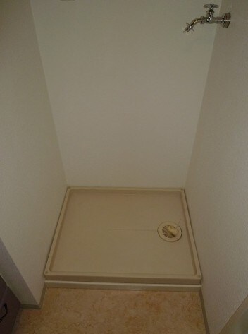 物件内観写真13　(室内洗濯機置場。)