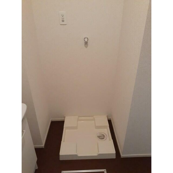 建物設備(室内洗濯機置き場。)