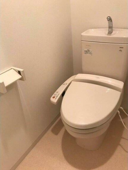 物件内観写真6　(温水洗浄便座。)