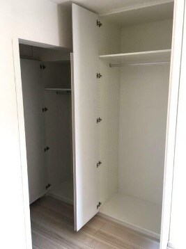 物件内観写真7　(クローゼット完備。)