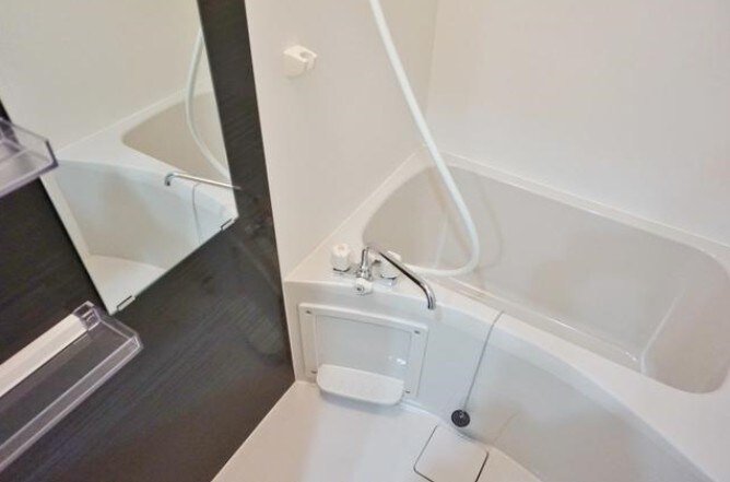 物件内観写真4　(浴室乾燥機付きバス。)