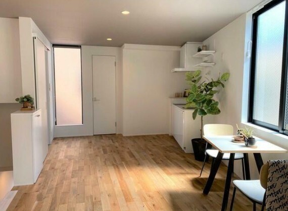 物件内観写真2　(明るい洋室！)