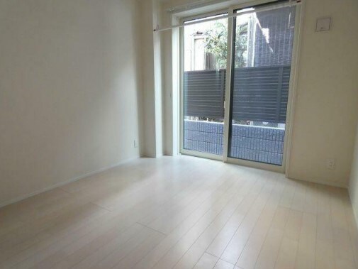 物件内観写真9　(きれいなフローリング。)