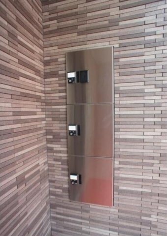 物件内観写真3　(宅配ボックス完備。)