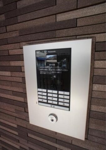 物件内観写真4　(モニター付きオートロックで防犯面も安心です！)