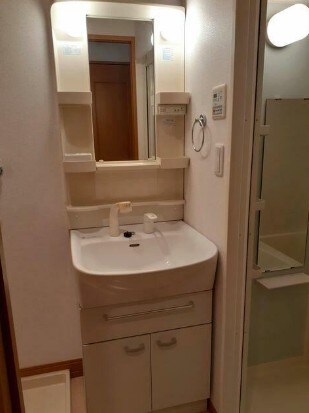 物件内観写真6　(嬉しい独立洗面台付き。)