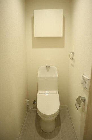 物件内観写真6　(温水洗浄便座。)