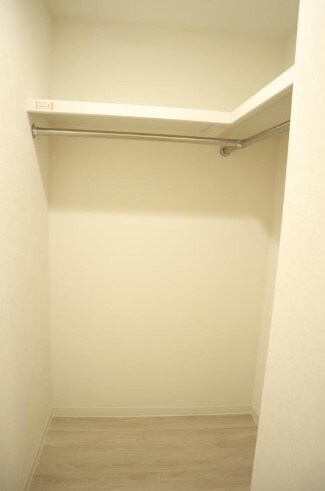 物件内観写真11　(ウォークインクローゼット)