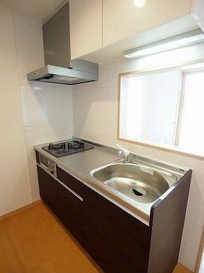 物件内観写真3　(カウンターキッチン。)