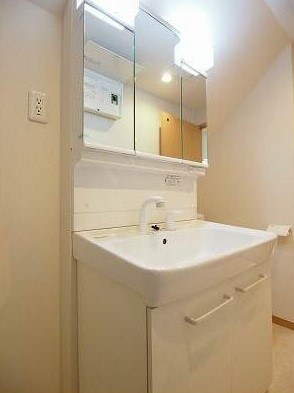 物件内観写真6　(嬉しい独立洗面台付き。)