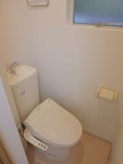 物件内観写真6　(温水洗浄便座。)