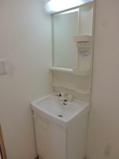 物件内観写真7　(嬉しい独立洗面台付き。)