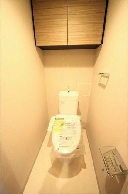 物件内観写真5　(温水洗浄便座。)