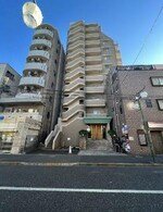 鉄骨鉄筋コンクリート造のがっちりとした建物。