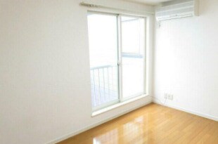 物件内観写真2　(明るい洋室！)