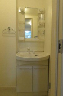 物件内観写真6　(嬉しい独立洗面台付き。)