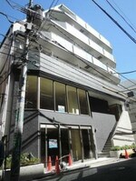 鉄筋コンクリート造のがっちりとした建物。